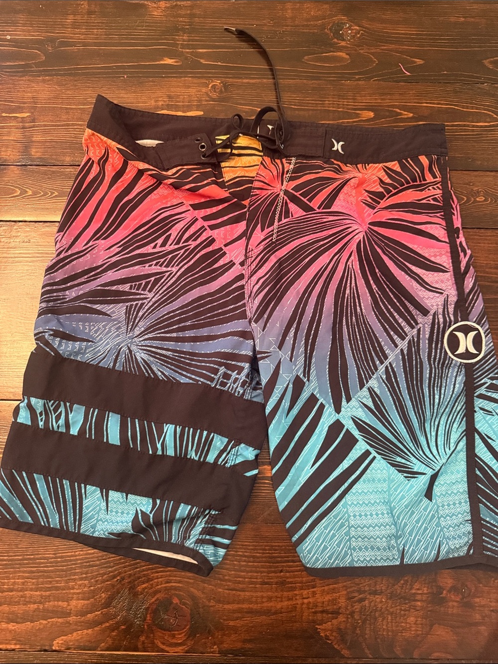 Hurley Gradient Palm Swim Shorts in Pink, Purple & Teal LARGE SZ L
